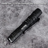 Hatori Mini Linterna LED Super Pequeña con Batería Pluma Linterna de Bolsillo Táctico Linterna de Bolsillo con Lúmenes Altos para Camping, Exterior, Emergencia, Linternas Diarias